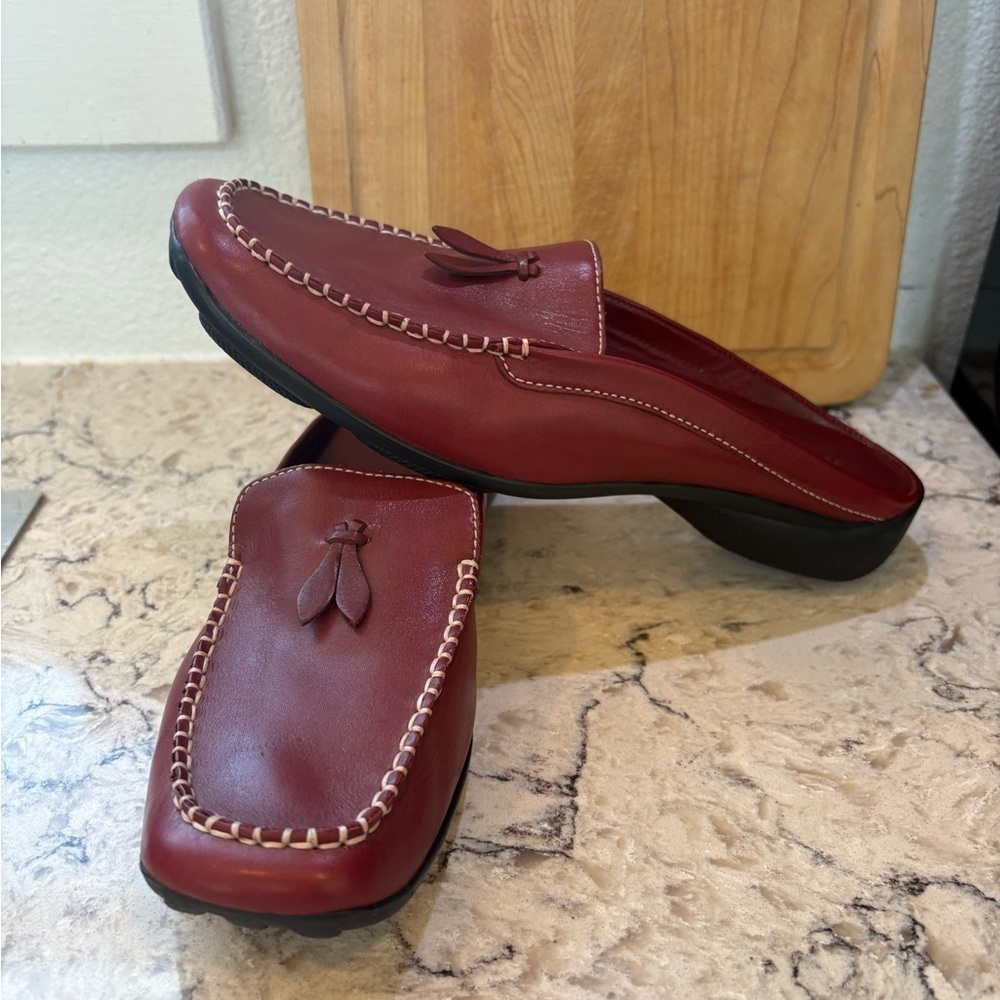 ANTONIO MELANI Burgundy Loafers with Tassel Detail